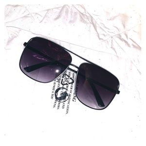 Black Aviator Glasses